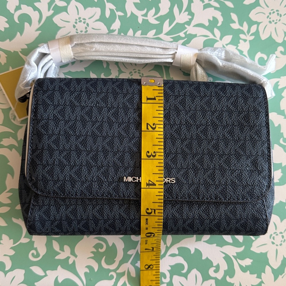 Michael Kors Jet Set Medium Navy Blue PVC Convertible Pouchette Crossbody Bag. - Picture 14 of 14